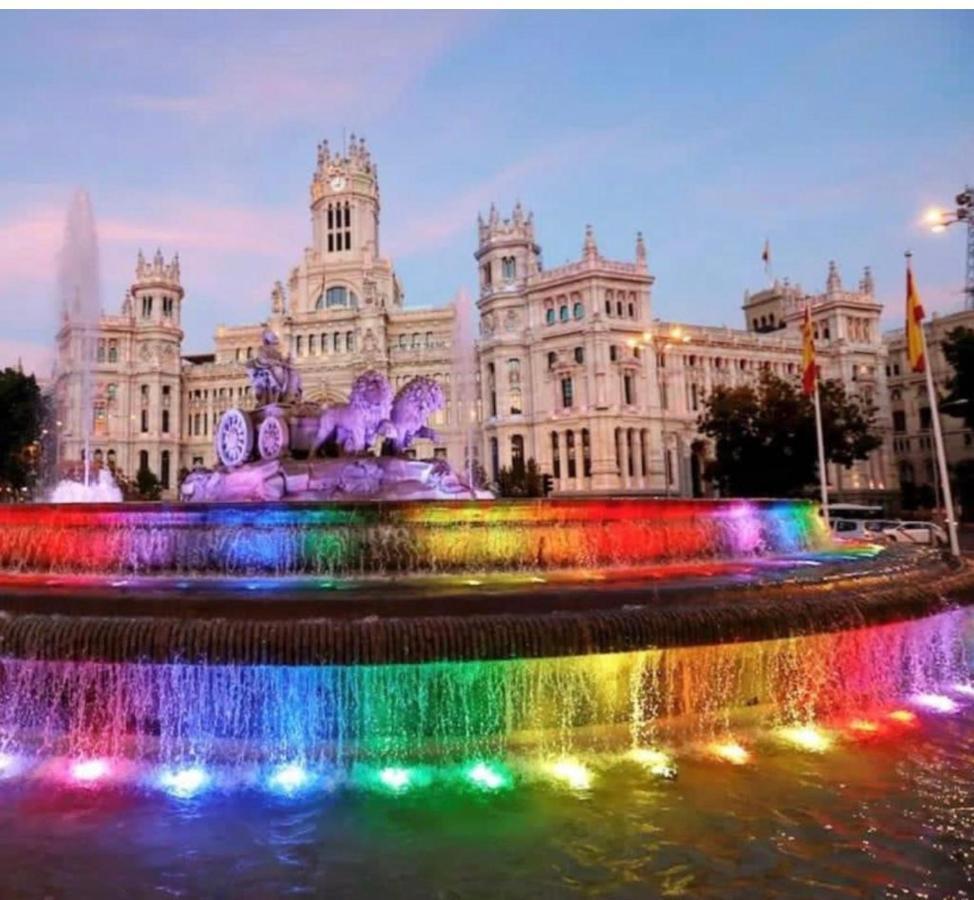 De Madrid A La Luna Bagian luar foto